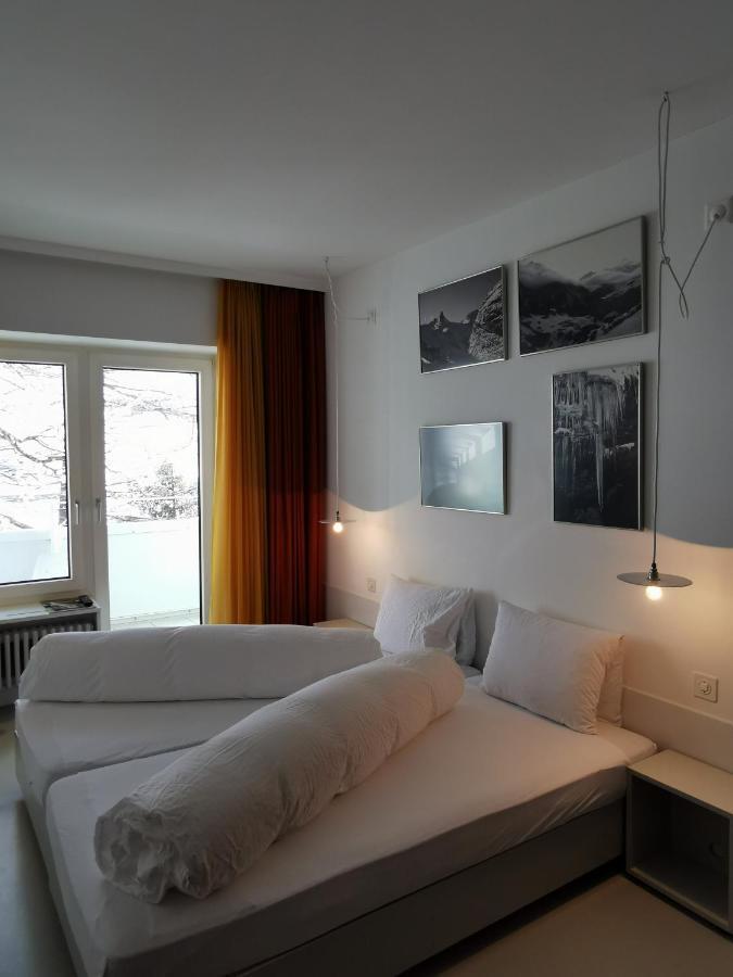 Schnider Bed&Breakfast Und Cafe Vals Bagian luar foto